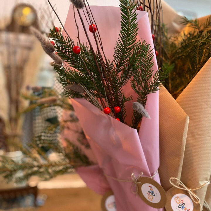Christmas Decorations: Easy Festive Bouquets