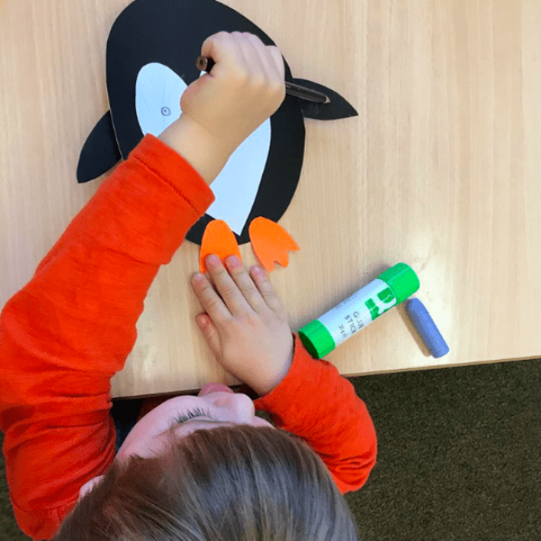 Kids craft: Paper Penguin
